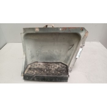 Recambio de peldaño izquierdo para nissan trucks eco-t eco-t 135 referencia OEM IAM   