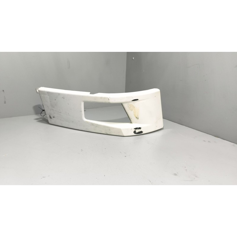 Recambio de moldura para renault serie t 10.8 diesel referencia OEM IAM 82706552  