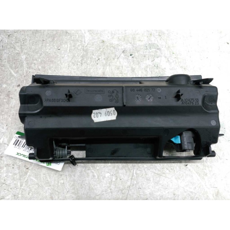 Recambio de cenicero para peugeot 407 sport referencia OEM IAM 9644562177 - Blanco 3