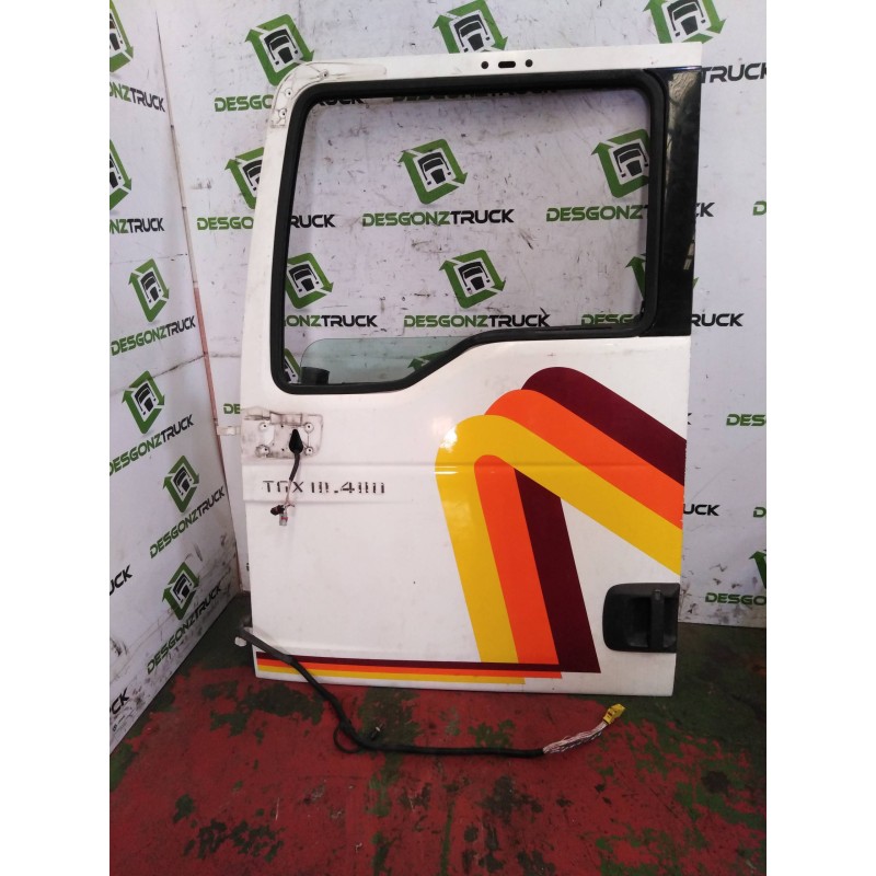 Recambio de puerta delantera izquierda para man tgx 18.xxx 12.4 diesel referencia OEM IAM   