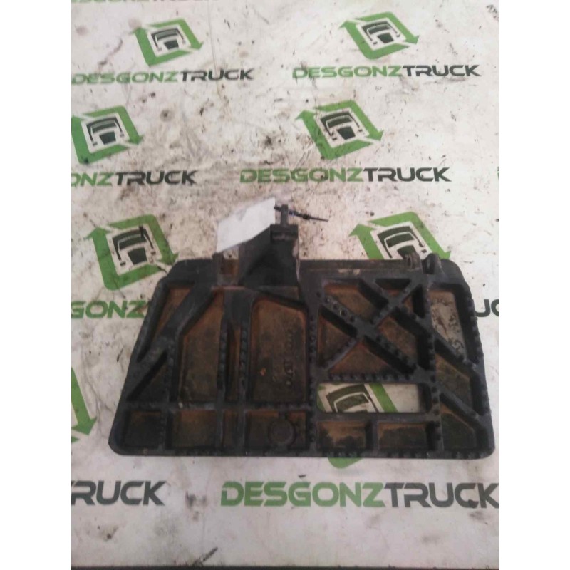 Recambio de peldaño frontal para volvo fm 12 asta 2001 12.1 diesel (d12d420) referencia OEM IAM   