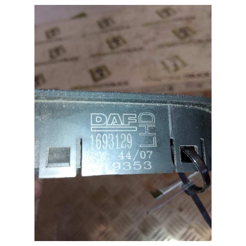Recambio de mando elevalunas delantero derecho para daf serie xf105.460 fsa 4x2 space-cab referencia OEM IAM 1693129 3