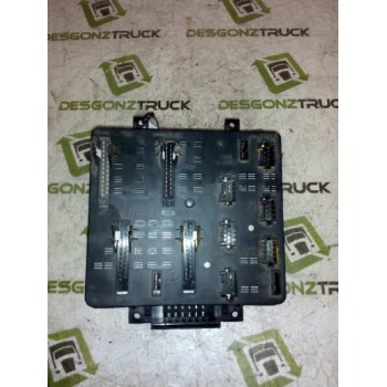 Recambio de caja reles / fusibles para renault trucks midlum 180.12 (174cv) referencia OEM IAM 175725072800 5010293757 