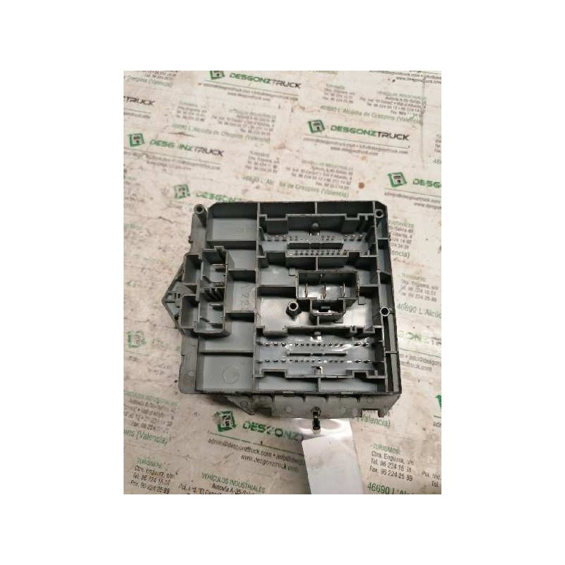 Recambio de caja reles / fusibles para alfa romeo gt (125) 1.9 jtd 16v 150/ distinctive referencia OEM IAM - Rojo 2