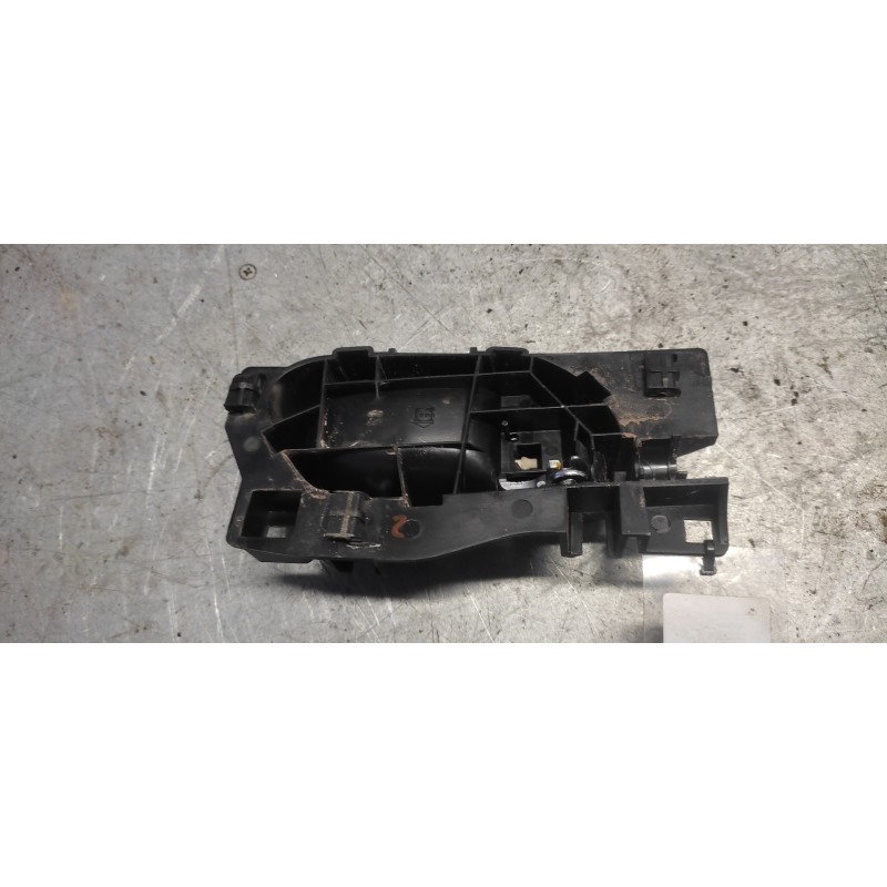 Recambio de maneta interior delantera izquierda para peugeot 208 style referencia OEM IAM 2