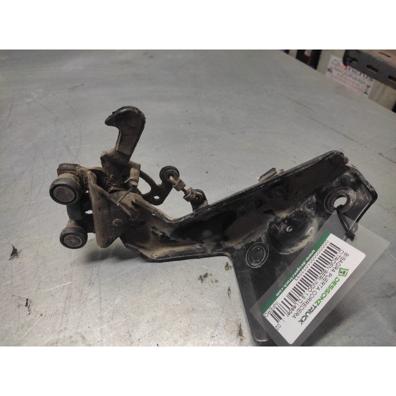 Recambio de bisagra puerta corredera para citroën berlingo 1.9 d leader referencia OEM IAM INFEROR IZQUIERDO
