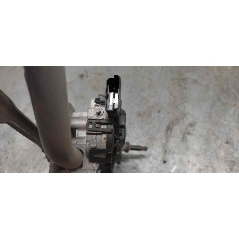 Recambio de motor limpia delantero para peugeot 208 style referencia OEM IAM 0390241540 4 PINS 2
