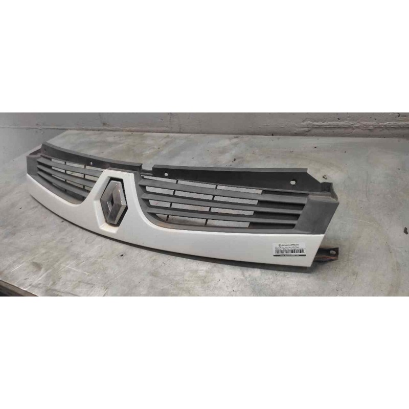 Recambio de rejilla delantera central para renault master ii phase 2 combi combi 2t8 l1 9 - plazas referencia OEM IAM - Blanco 3