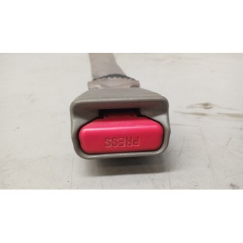 Recambio de enganche cinturon trasero derecho para renault maxity referencia OEM IAM 5001874577  