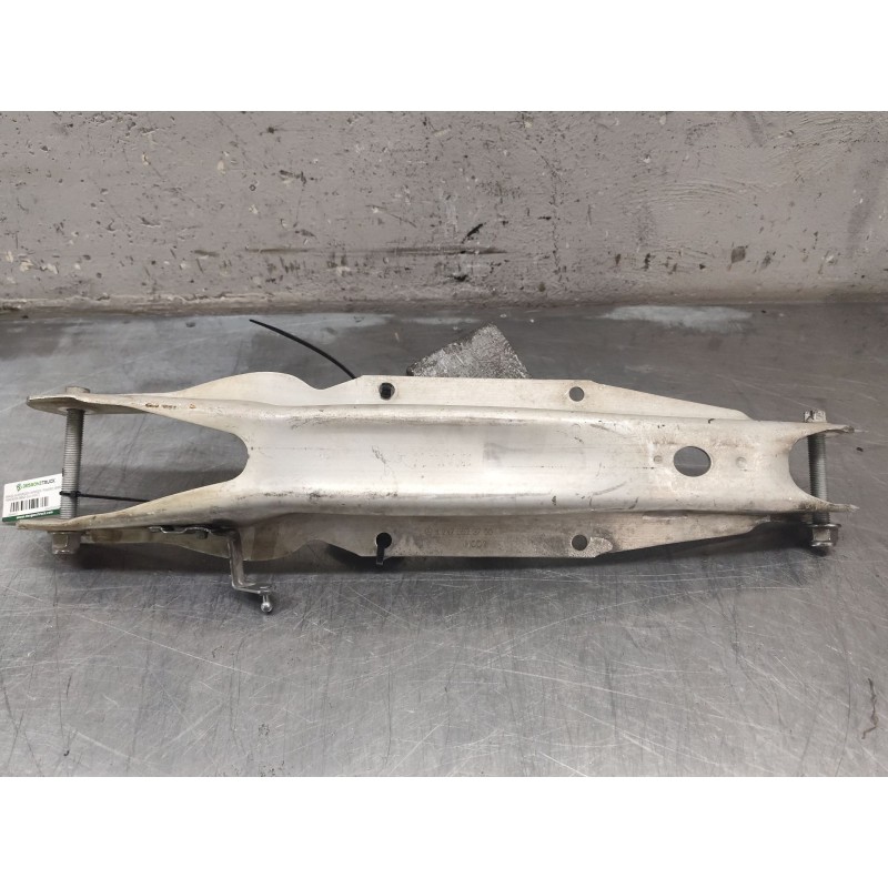 Recambio de brazo suspension inferior trasero derecho para mercedes-benz gla (h247) gla 200 d (247.712) referencia OEM IAM A2473 - Blanco