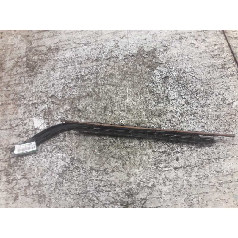Recambio de brazo limpia delantero izquierdo para land rover discovery (lt) td5 referencia OEM IAM - Rojo 2