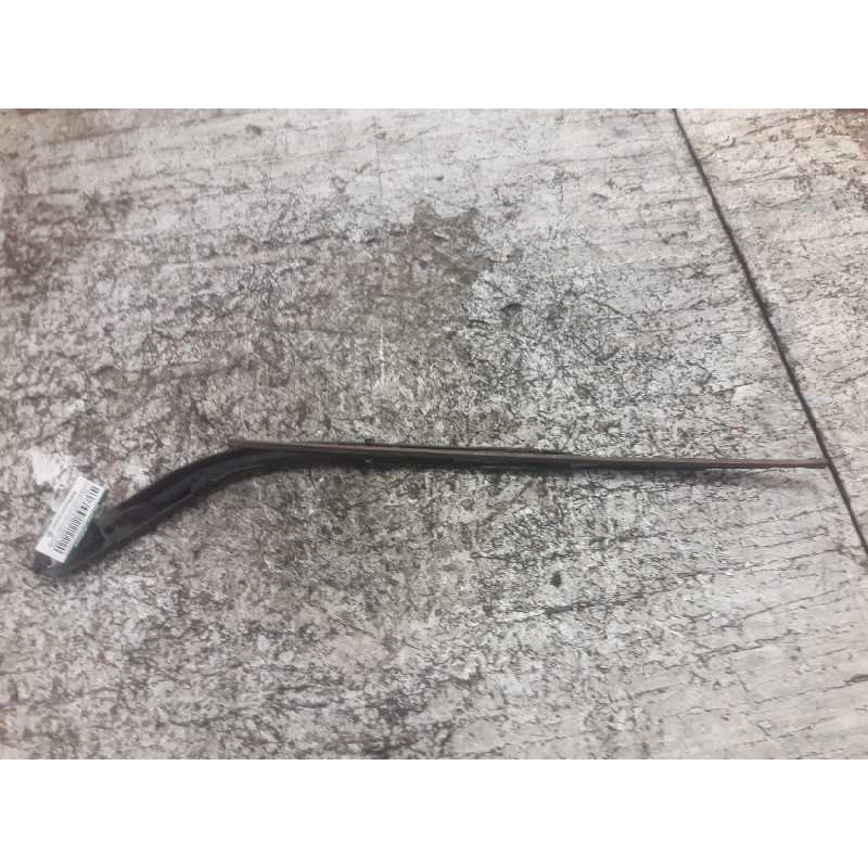 Recambio de brazo limpia delantero derecho para land rover discovery (lt) td5 referencia OEM IAM - Rojo 2