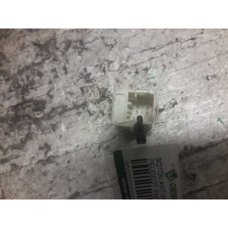 Recambio de boton antivaho para peugeot partner (s2) combi plus referencia OEM IAM  4 PINS - Blanco 2