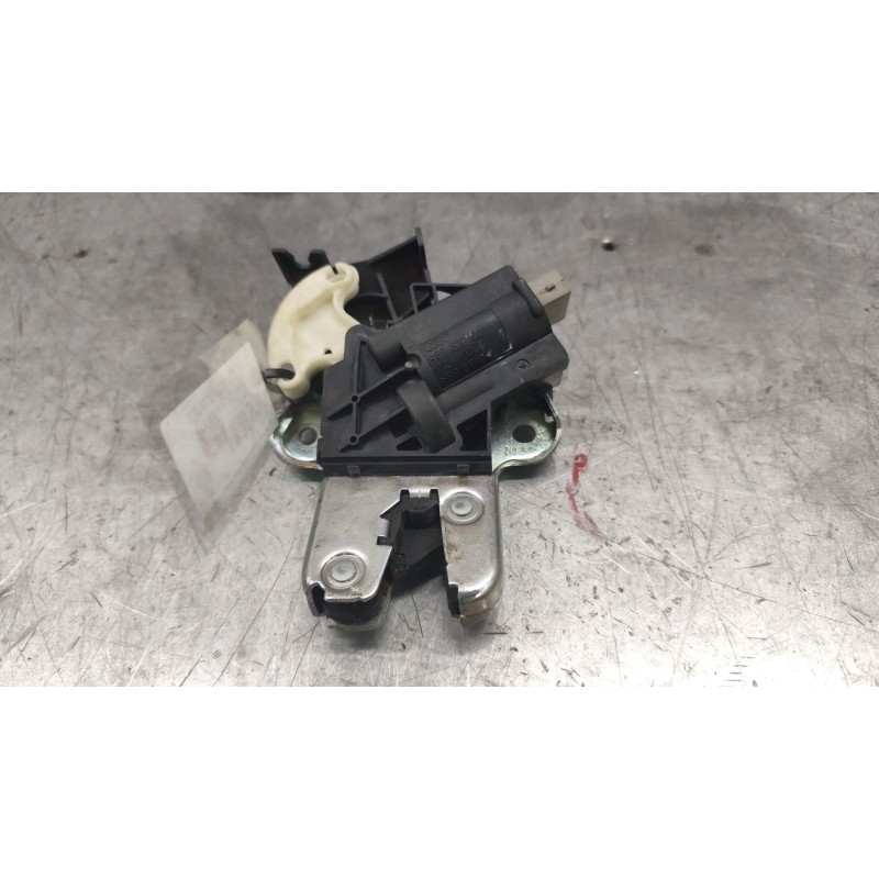Recambio de cerradura maletero / porton para audi a4 ber. (b8) básico referencia OEM IAM 4F5827505 - Blanco 2