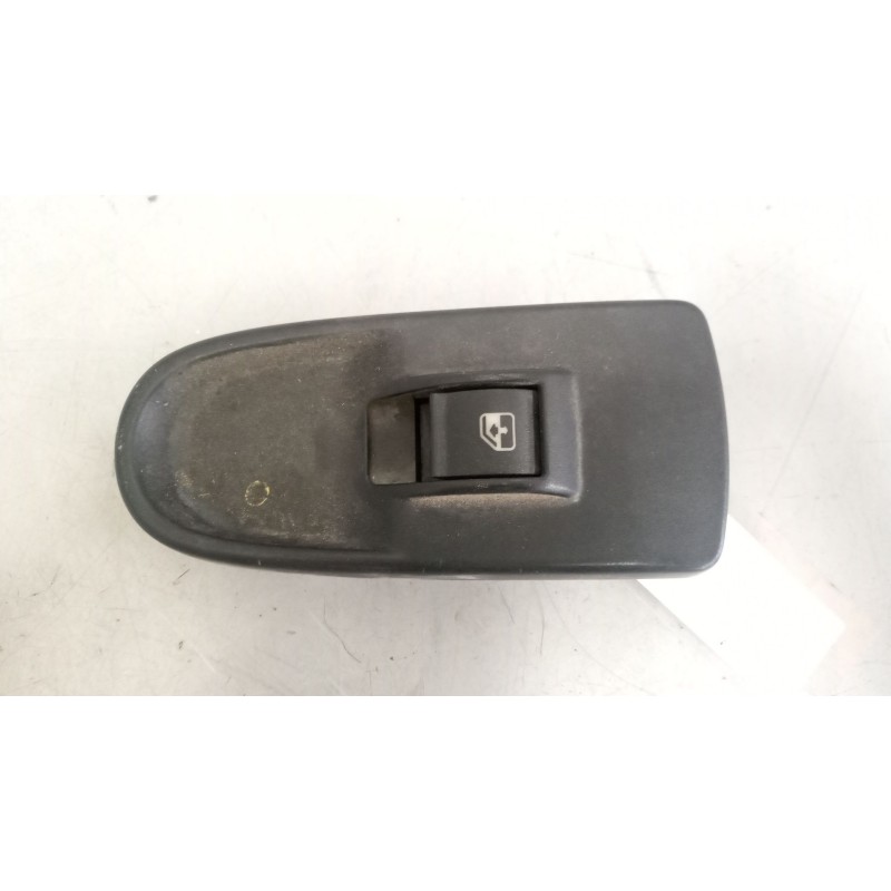 Recambio de mando elevalunas delantero derecho para iveco daily iv caja/chasis 35c15 referencia OEM IAM   