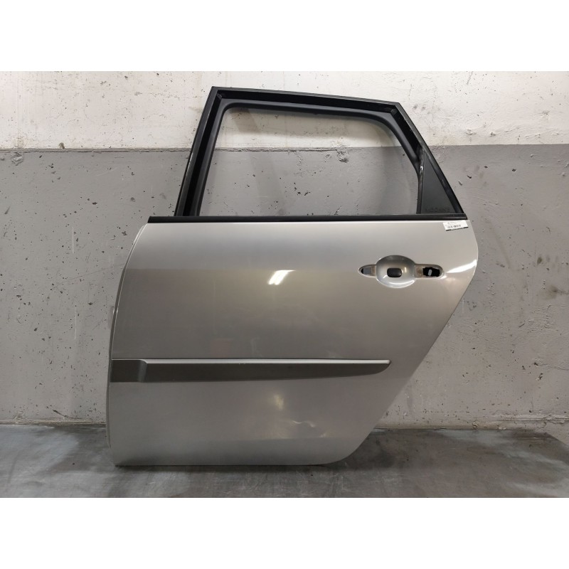 Recambio de puerta trasera izquierda para renault scenic ii grand confort dynamique referencia OEM IAM   