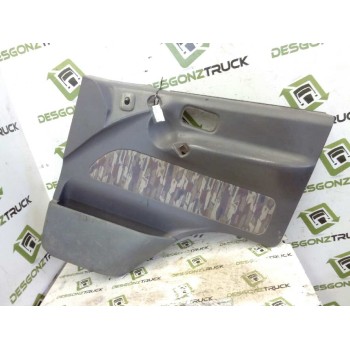 Recambio de guarnecido puerta delantera derecha para nissan trucks atleon 110 referencia OEM IAM   