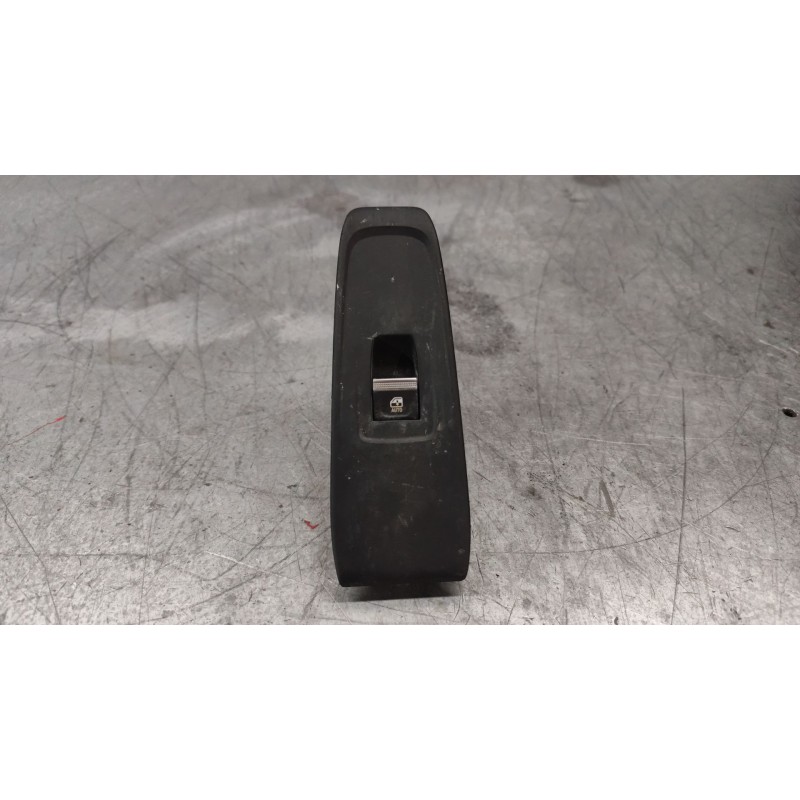Recambio de mando elevalunas delantero derecho para renault austral tce 130 referencia OEM IAM  4 PINS 