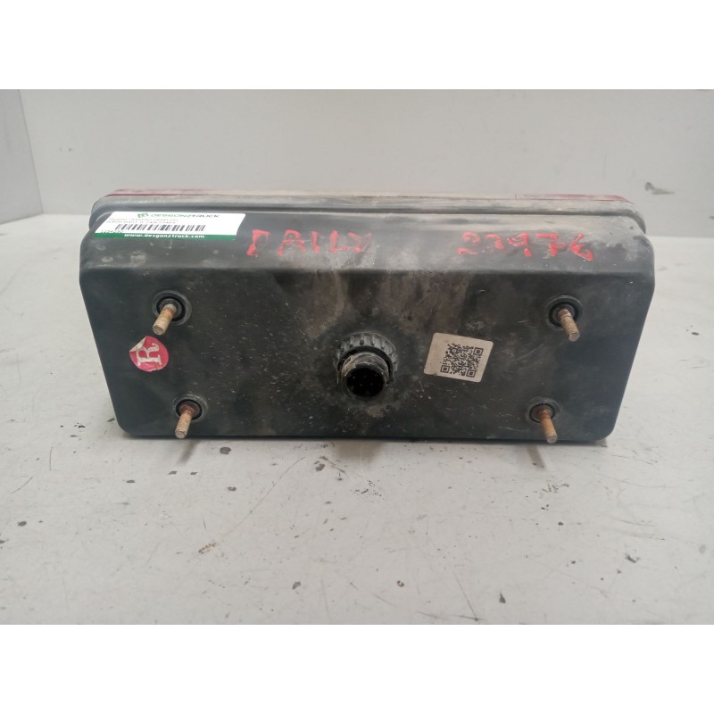 Recambio de piloto trasero derecho para iveco daily iv caja/chasis 35c15 referencia OEM IAM  PILOTO UNIVERSAL CAMION - Blanco 3