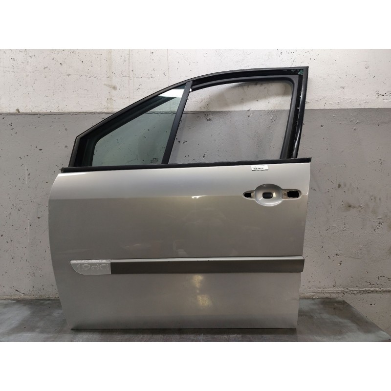 Recambio de puerta delantera izquierda para renault scenic ii grand confort dynamique referencia OEM IAM   
