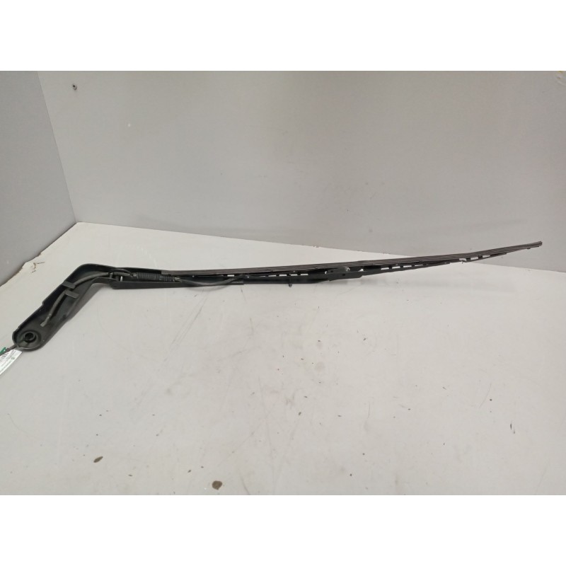 Recambio de brazo limpia delantero para volvo fh xxx referencia OEM IAM 82485664  