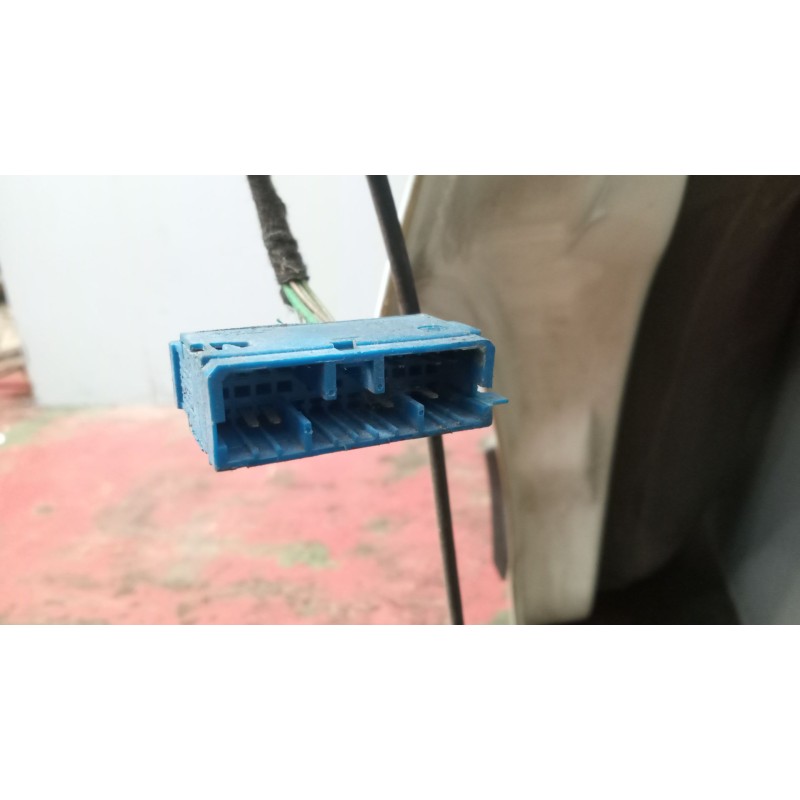 Recambio de puerta delantera derecha para iveco daily iv caja/chasis 35c15 referencia OEM IAM 99460120 - Blanco 3