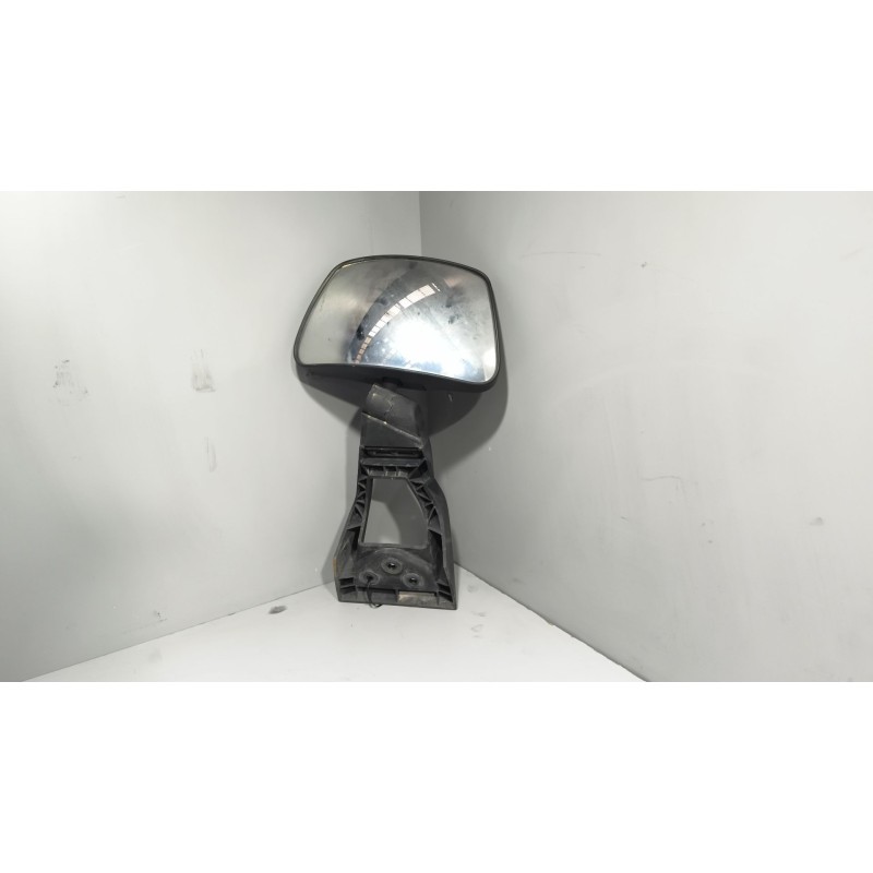 Recambio de retrovisor exterior frontal para renault serie t 10.8 diesel referencia OEM IAM 7484531175  