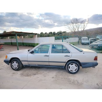 mercedes-benz clase e (w124) berlina del año 1986
