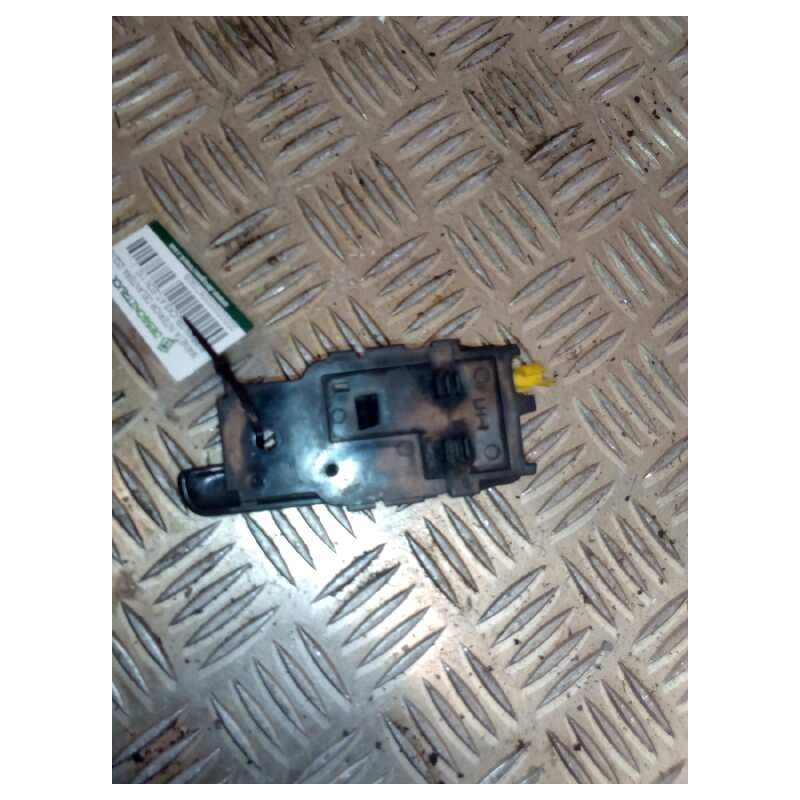 Recambio de maneta interior delantera izquierda para nissan trucks atleon 110 referencia OEM IAM - Blanco 2