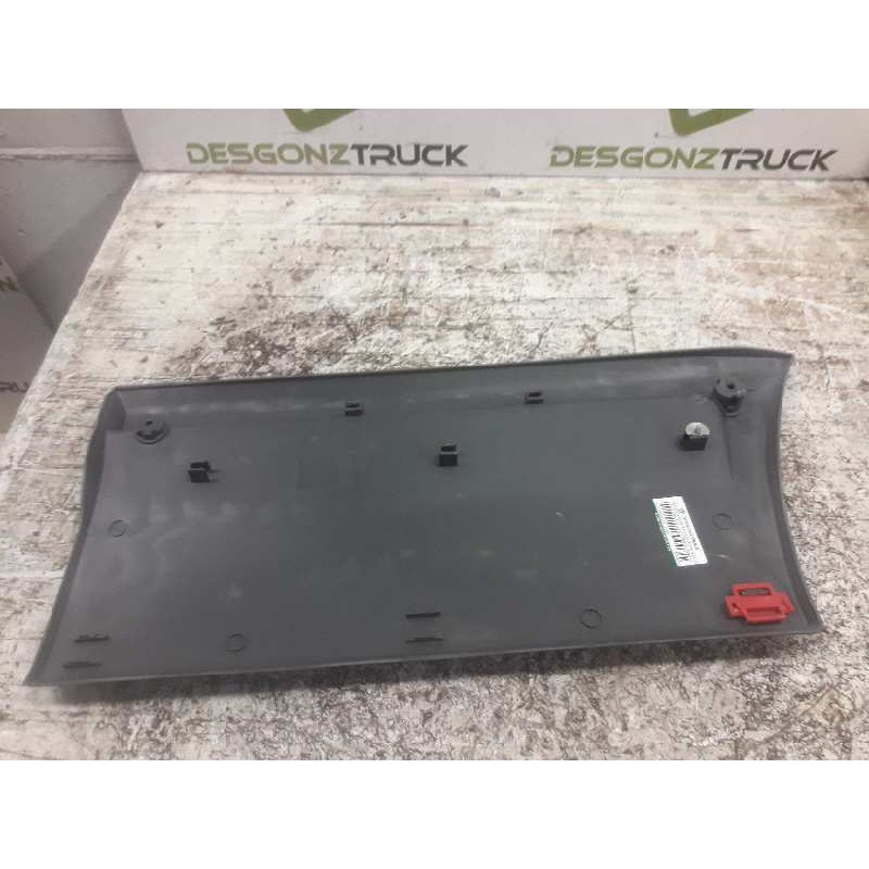 Recambio de moldura puerta delantera izquierda para iveco daily caja cerrada (1999 =>) 35 - s 11 caja cerrada referencia OEM IAM - Blanco 2
