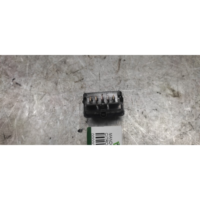 Recambio de mando elevalunas delantero derecho para citroën xsara picasso 1.6 hdi 90 exclusive referencia OEM IAM   5 PINS - Negro 2