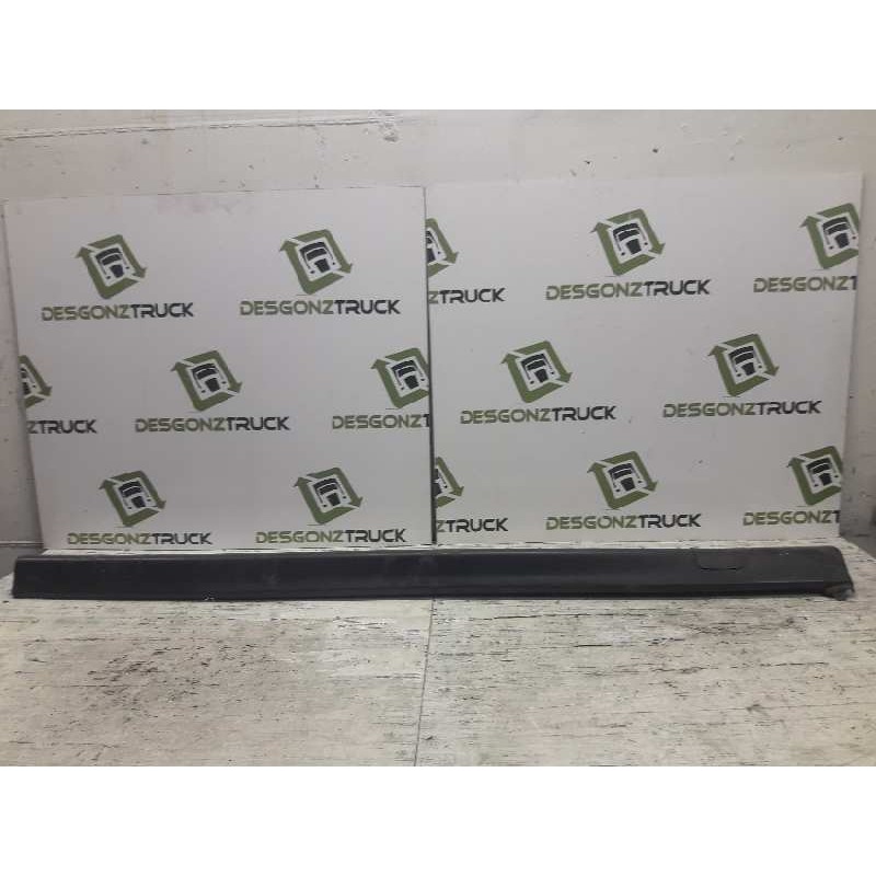 Recambio de molduras delanteras para opel corsa c blue line referencia OEM IAM 09165717 DEBAJA LAS DOS PUERTAS IZQUIERDA 4