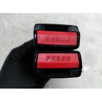 Recambio de enganche de cinturon trasero central para peugeot 407 sport referencia OEM IAM   