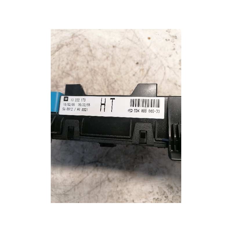 Recambio de caja reles / fusibles para opel astra h berlina cosmo referencia OEM IAM 13222173 5DK00866933 - Gris 2