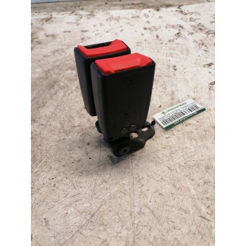 Recambio de enganche de cinturon trasero derecho para ford focus lim. (cb4) titanium referencia OEM IAM 4M51A613K21AA  