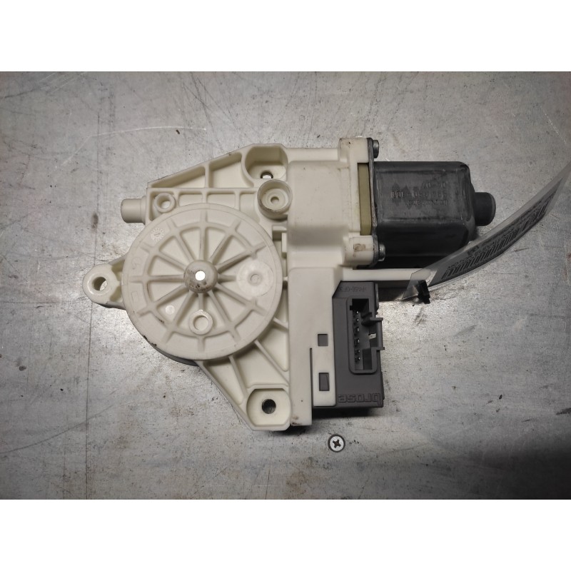 Recambio de motor elevalunas trasero derecho para peugeot 407 st confort referencia OEM IAM 0130822200  