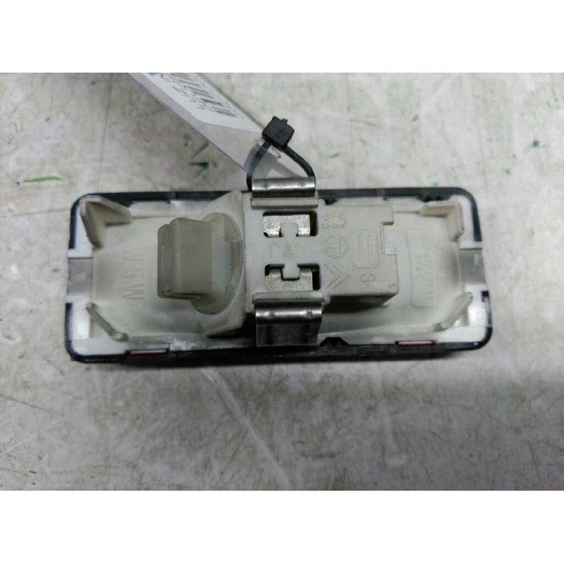 Recambio de luz interior para peugeot 407 sport referencia OEM IAM  PTA. DEL. DCHA. - Blanco 2