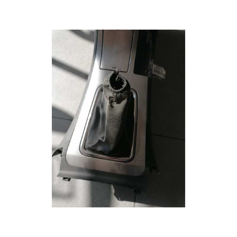 Recambio de guarnecidos palanca cambio para peugeot 407 sport referencia OEM IAM  GUANTERA PORTA-OBJETOS POSAVASOS - Blanco 7