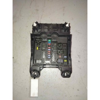 Recambio de caja reles / fusibles para renault serie d referencia OEM IAM 284B6LC40B 284B7LC40B 