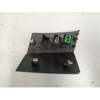 Recambio de conector usb / aux para volvo fh xxx referencia OEM IAM 20554486  