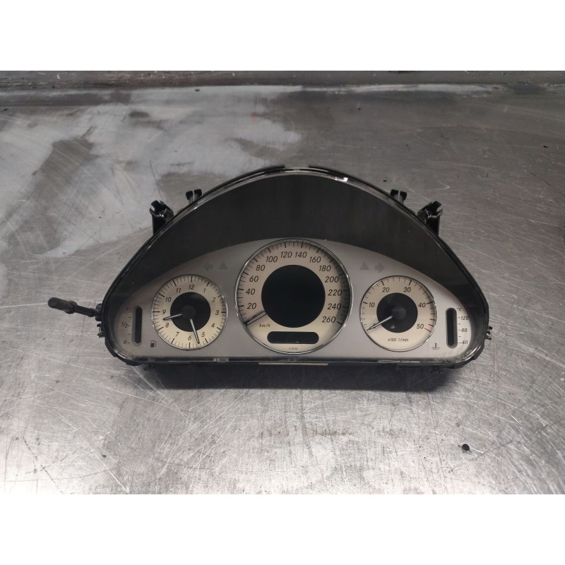 Recambio de cuadro instrumentos para mercedes-benz clase e (w211) berlina e 320 cdi (211.026) referencia OEM IAM A2115400547  