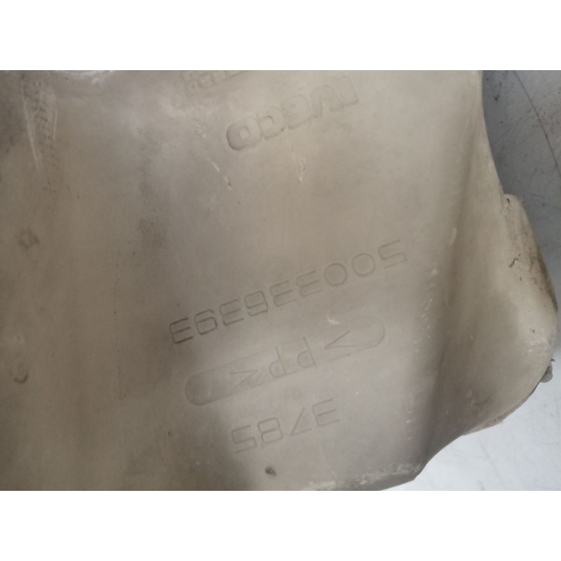Recambio de deposito limpia para iveco daily combi bus referencia OEM IAM 500336393 - Blanco 2