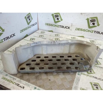 Recambio de peldaño izquierdo para volvo fl 615 intercooler 210/220/25 fg 162/184 kw e3 corto referencia OEM IAM   
