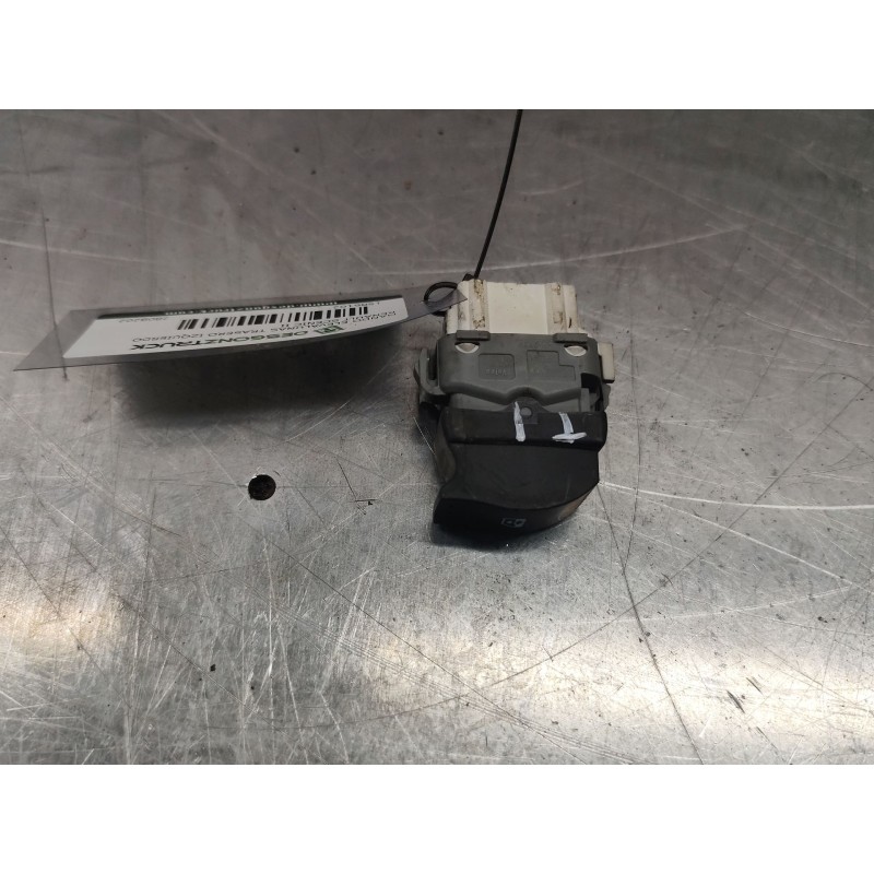 Recambio de mando elevalunas trasero izquierdo para renault scenic ii grand confort dynamique referencia OEM IAM 2808202 - Plata 2