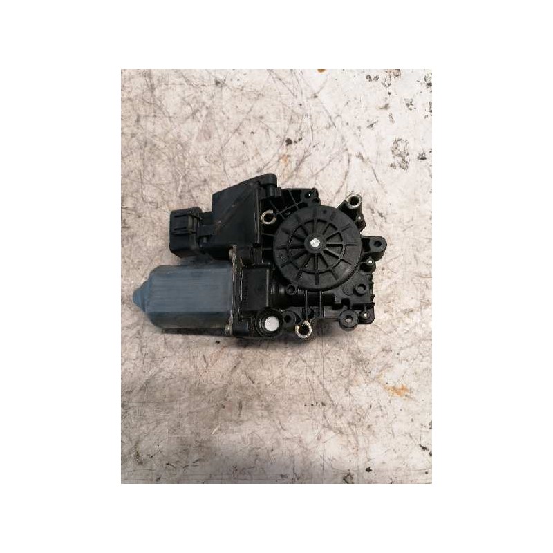 Recambio de motor elevalunas delantero derecho para audi a4 berlina (b5) 1.9 tdi referencia OEM IAM 05071902 8 PINS 3