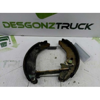 Recambio de zapatas de freno traseras para ford fiesta berl./courier surf referencia OEM IAM DCHA.  