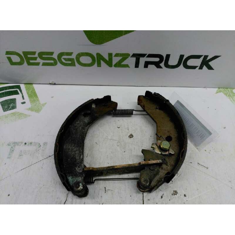 Recambio de zapatas de freno traseras para ford fiesta berl./courier surf referencia OEM IAM DCHA. - Rojo 2