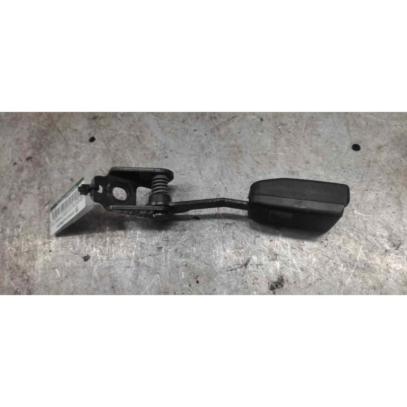 Recambio de enganche de cinturon trasero izquierdo para peugeot 307 cc (s1) 2.0 referencia OEM IAM 4512064  