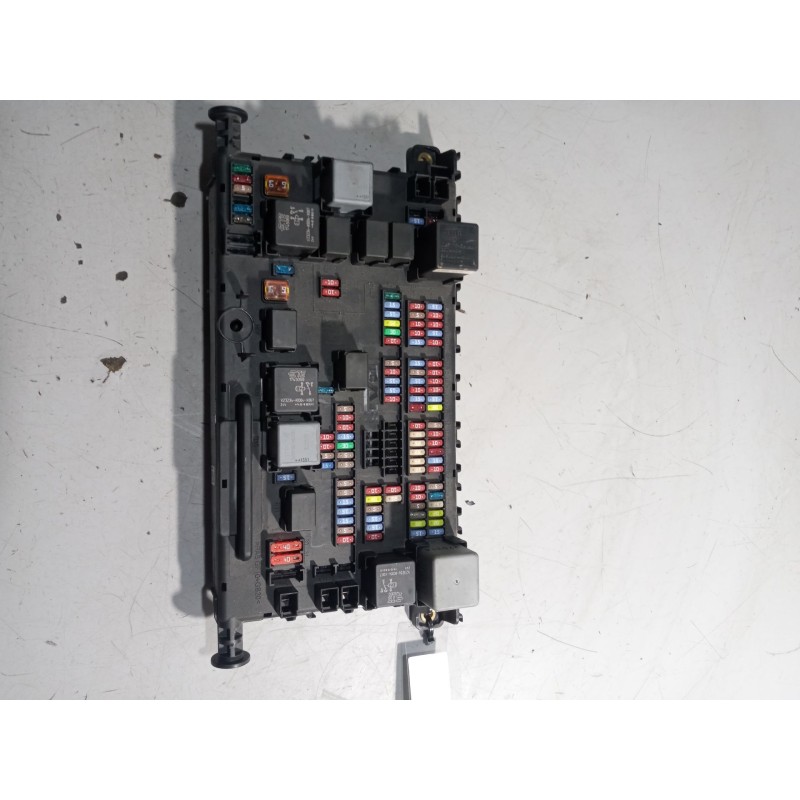 Recambio de caja reles / fusibles para daf serie xf106 referencia OEM IAM 1913235  