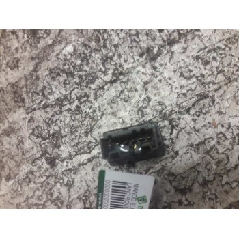 Recambio de mando elevalunas delantero derecho para land rover discovery (lt) td5 referencia OEM IAM  6 PINS 